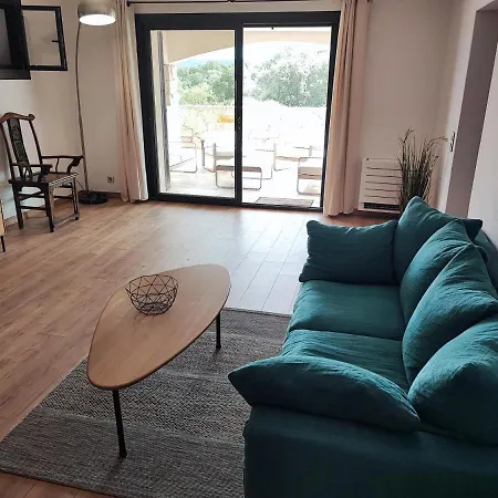 Confortable Pour 6 Personnes Avec Piscine Privee Lecci